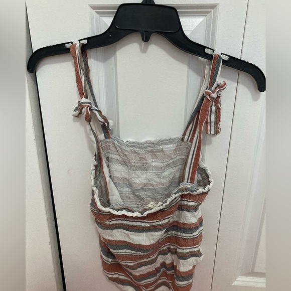 Sim & Sam Cropped Top - Picture 2 of 3